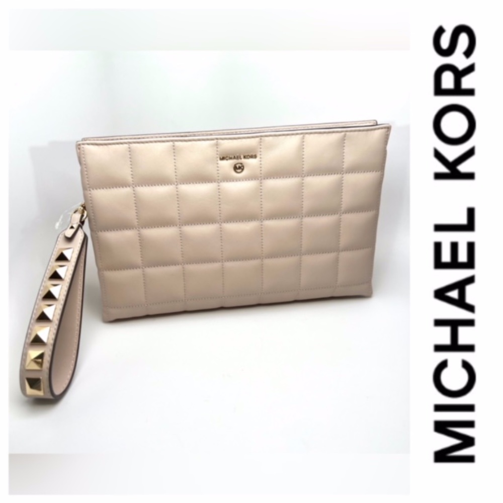 MICHAEL Michael Kors Beige Quilted Wristlet